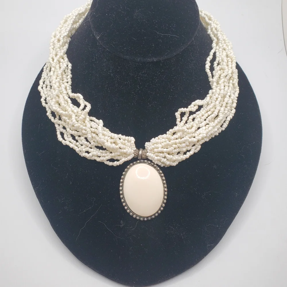 Vintage beaded necklace - Picture 1 of 6